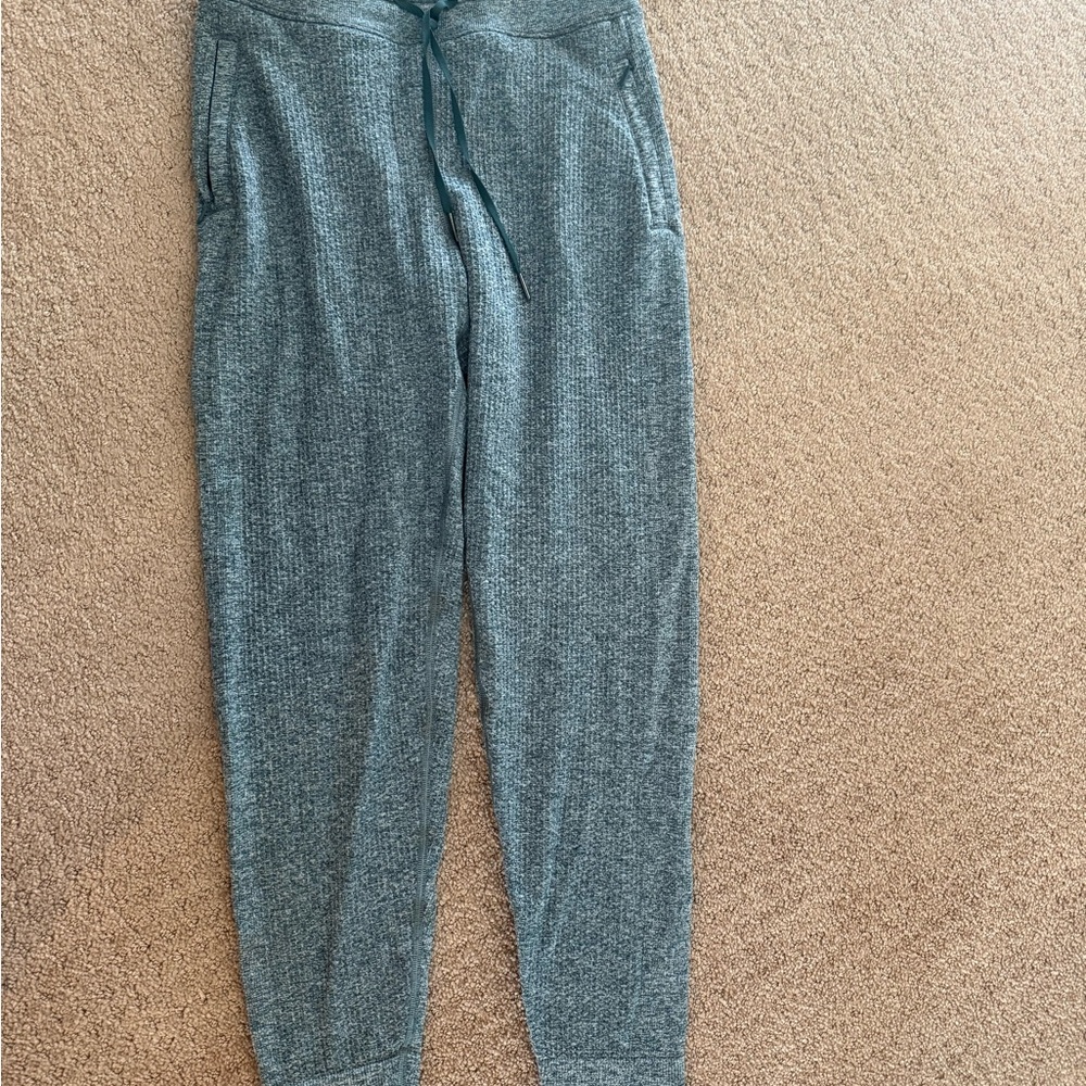 Lululemon Engineered warmth jogger